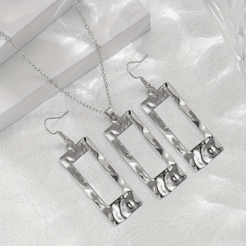Chic Gold Hammered Geometric Necklace and Earrings Set