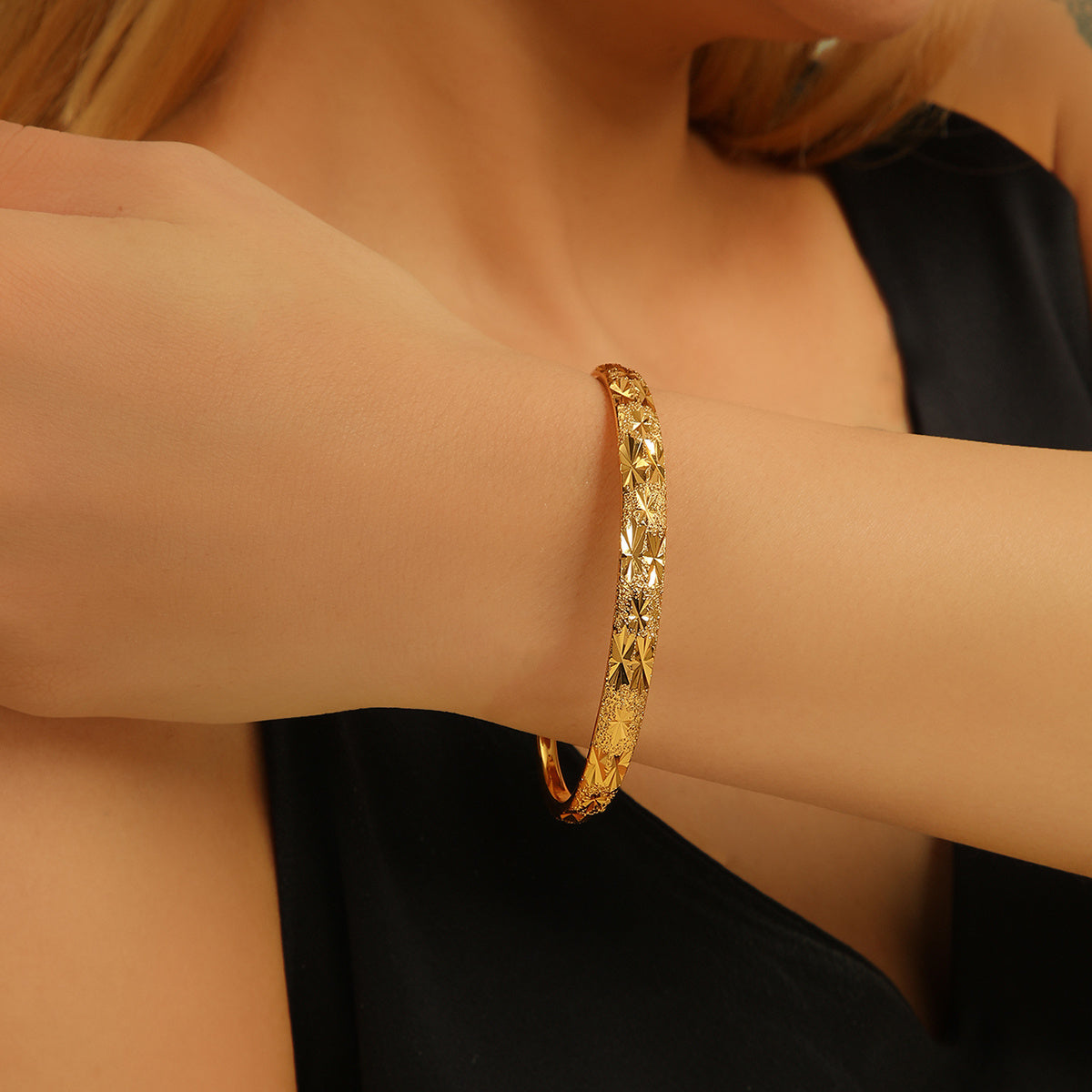 Vintage 18k Delicate Pattern Bracelet
