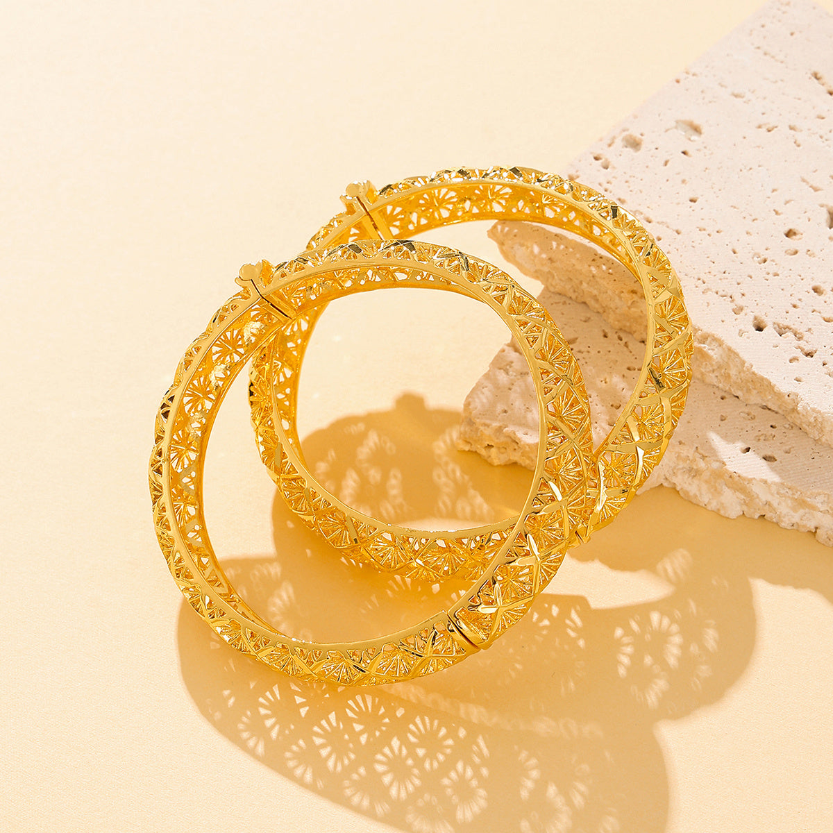 Vintage Luxury Four-Leaf Bracelet