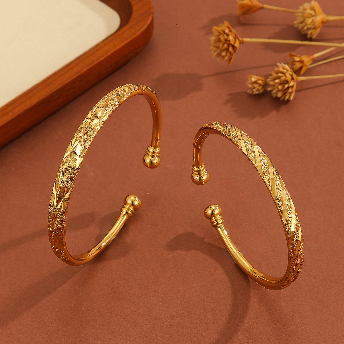 Vintage 18k Delicate Pattern Bracelet