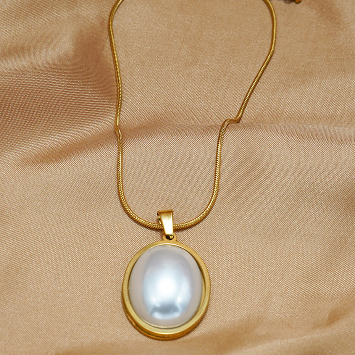 Oval Golden Jewelry Set