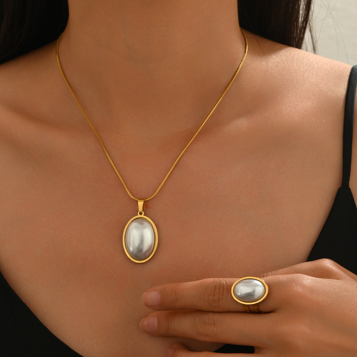 Oval Golden Jewelry Set