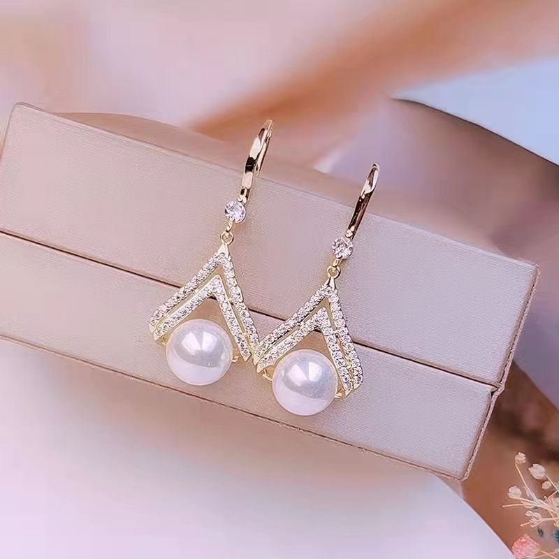 Water Drop Pearl Earrings