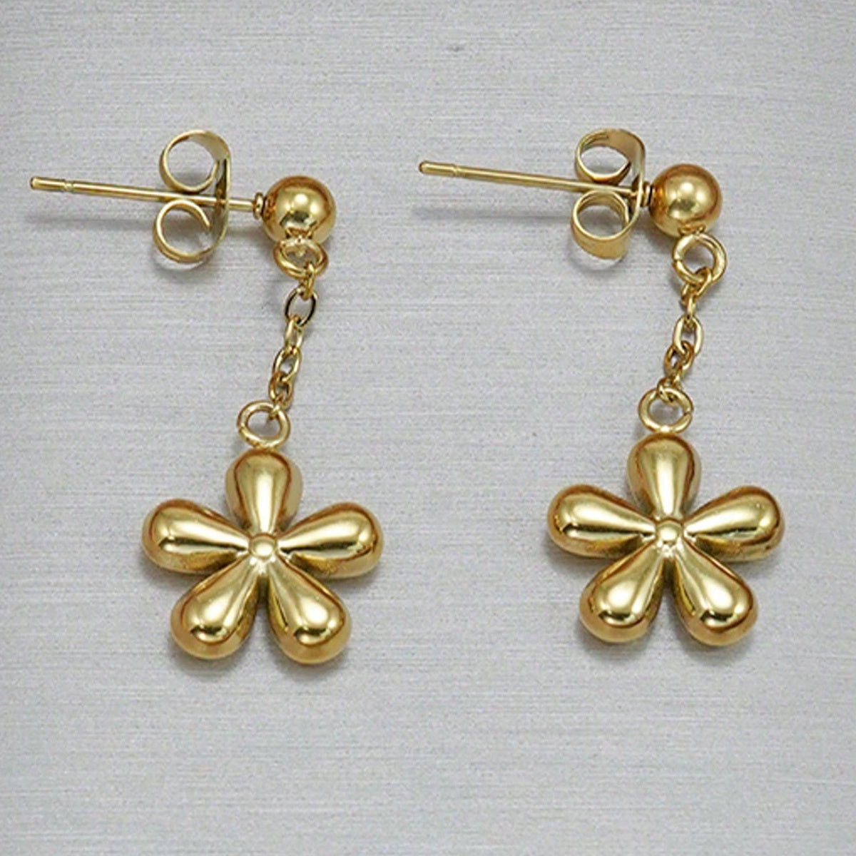 Dainty Flower Pendant Necklace And Earrings Set