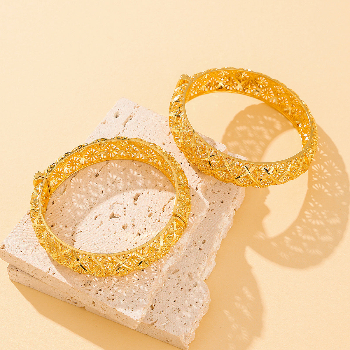 Vintage Luxury Four-Leaf Bracelet