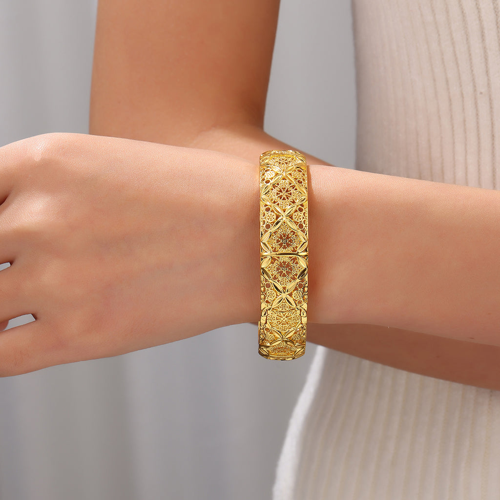 Vintage Luxury Four-Leaf Bracelet