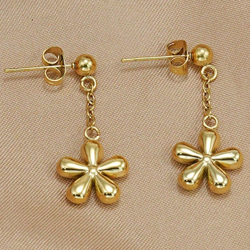 Dainty Flower Pendant Necklace And Earrings Set
