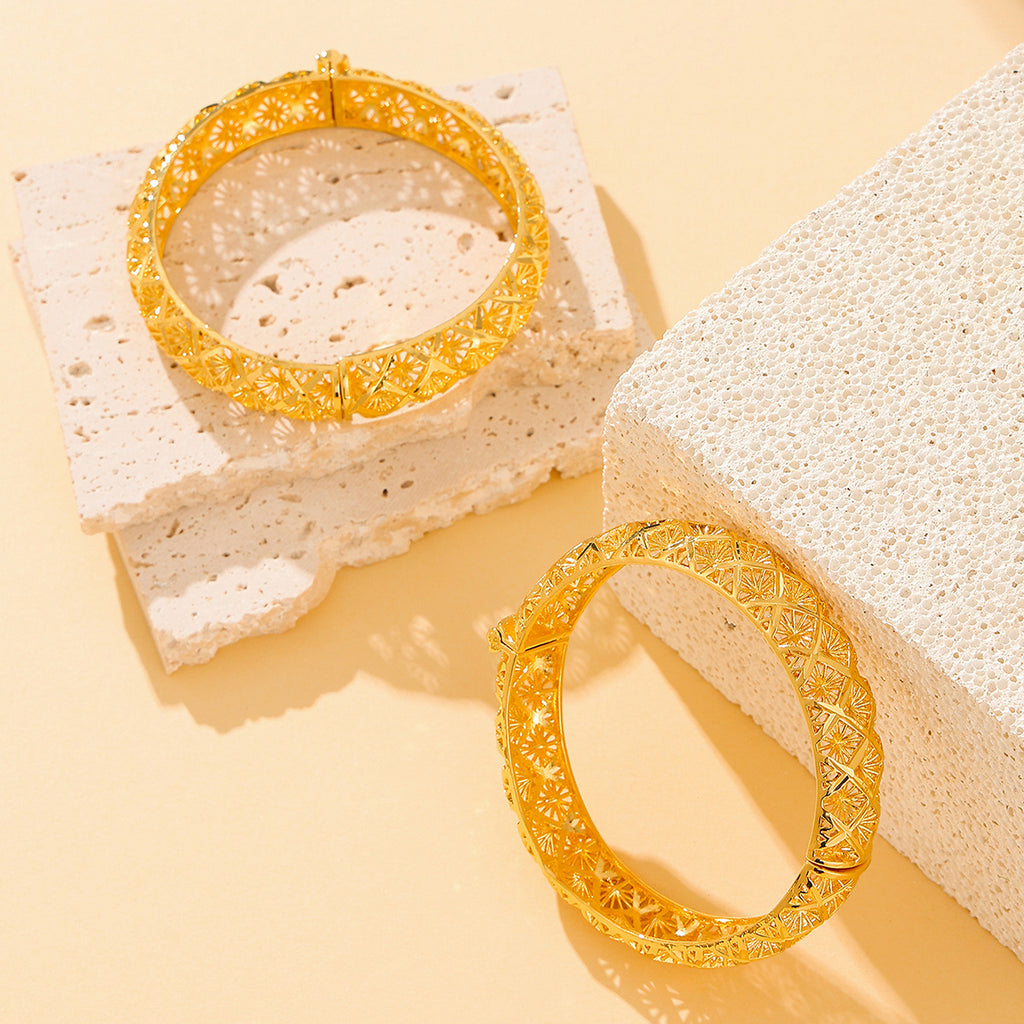 Vintage Luxury Four-Leaf Bracelet